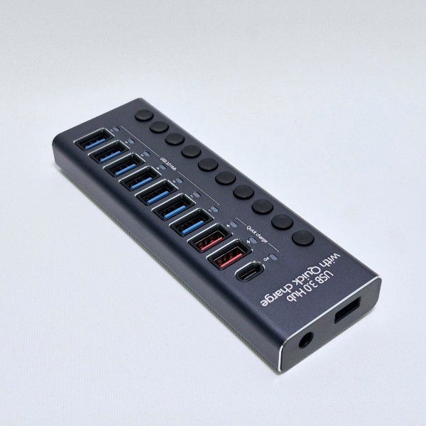 USB3.0 10-Port Hub with PD Quick Charge & Individual Power Switches