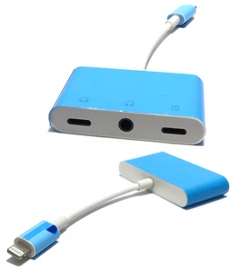 iPhone 3-in-1 Adapter (2xIphone for Charging & Earpiece + 3.5mm Audio Jack)